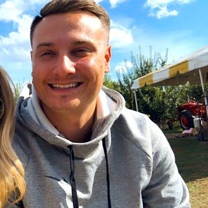 Meet your Posher, Chrisp